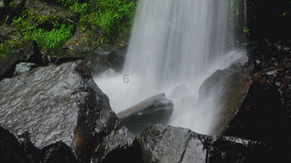 江苏:气温下降,多地出现雨雪天气